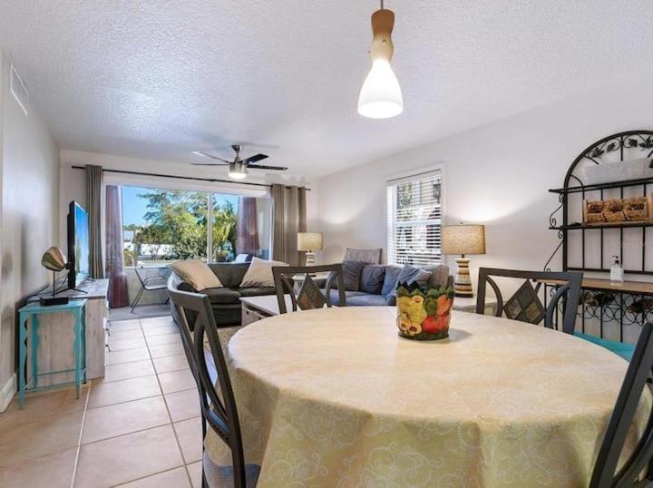 2Bed/2Bath Condo Next To Siesta Key ~A Hidden Gem Sarasota Exteriör bild